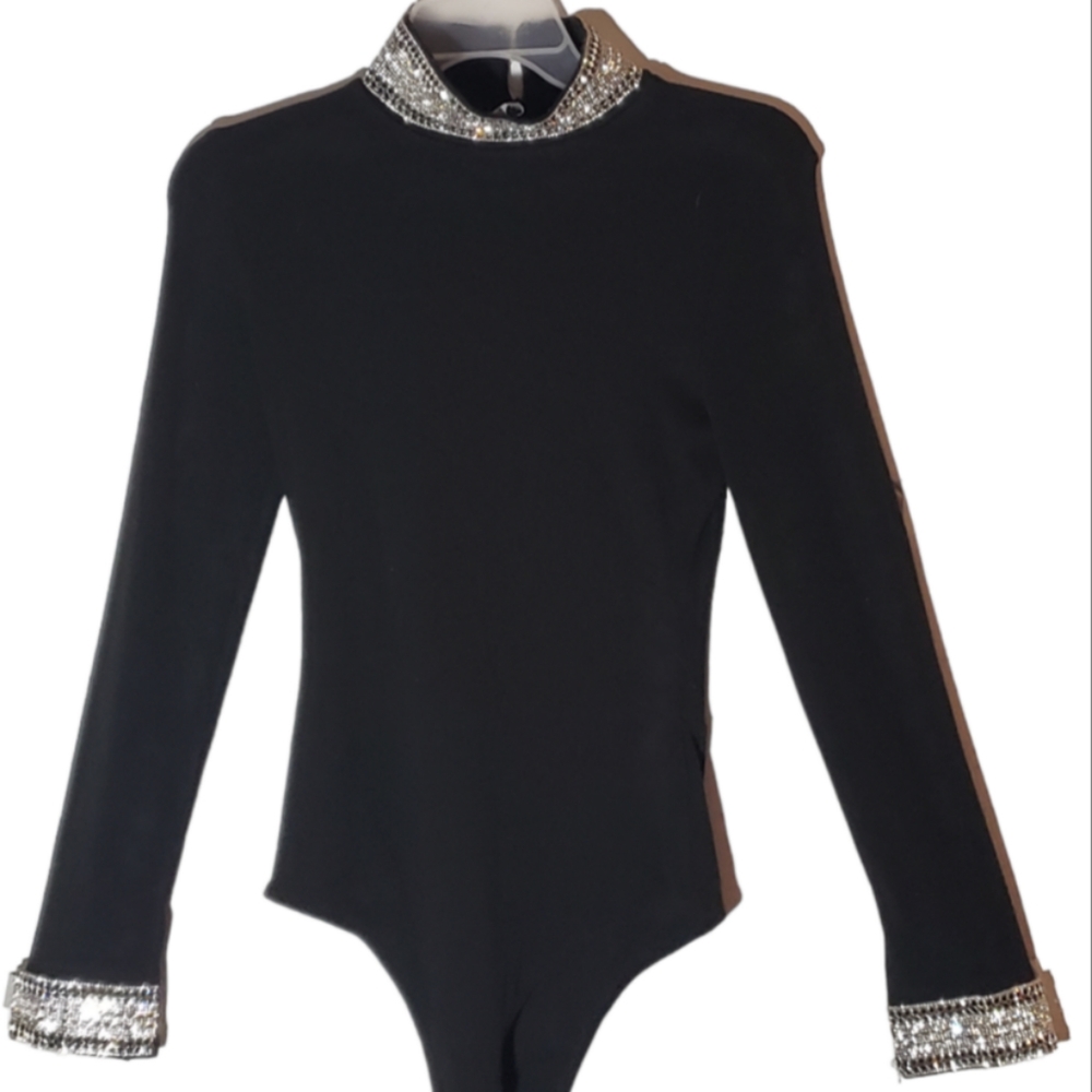 Fashion Nova women's small baddazed collar/sleeves bodysuit. 939